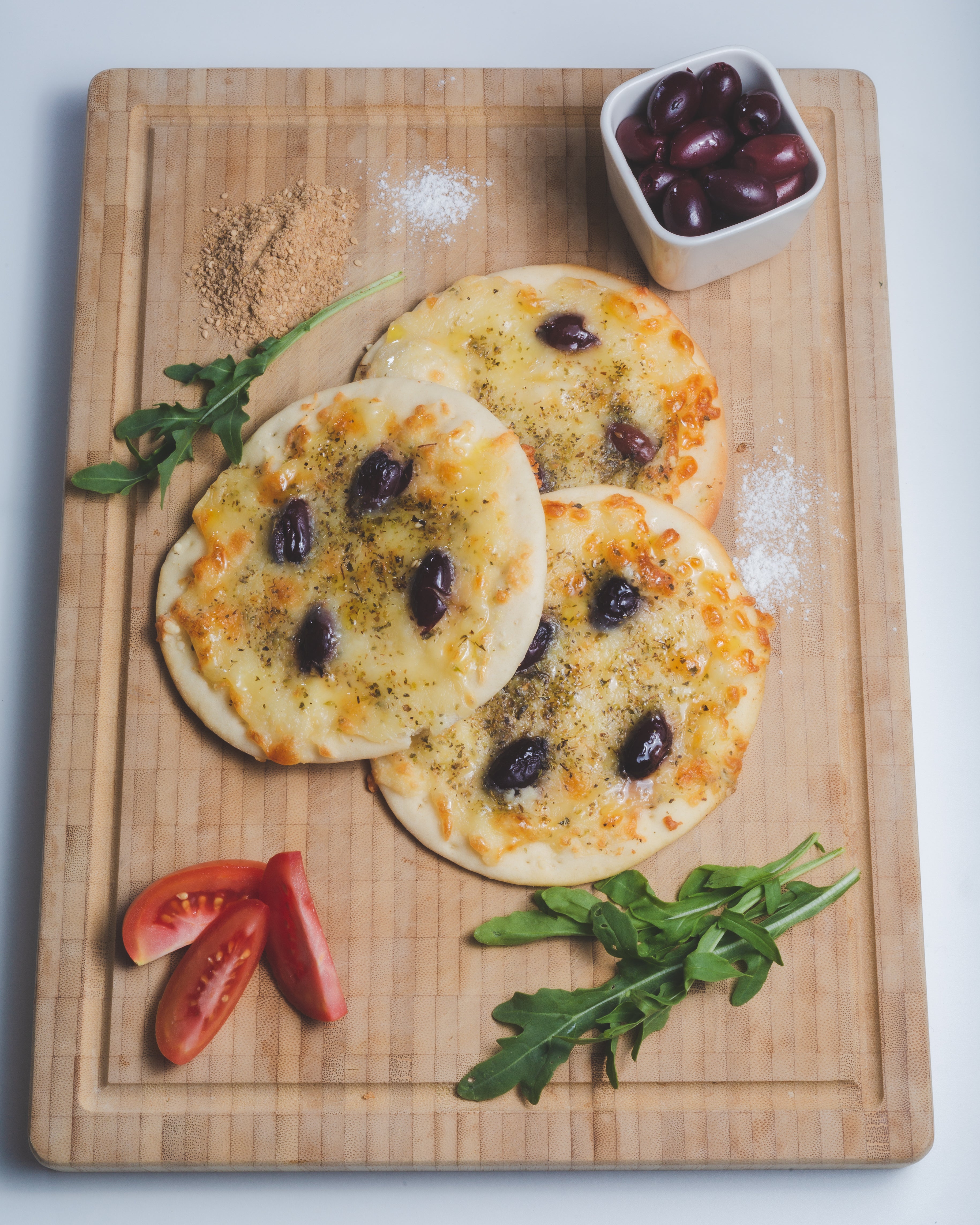 Pan queso mozzarella, orégano y aceituna